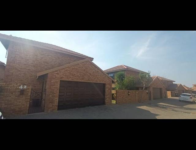 3 BEDROOM PROPERTY TO RENT IN RUIMSIG AH